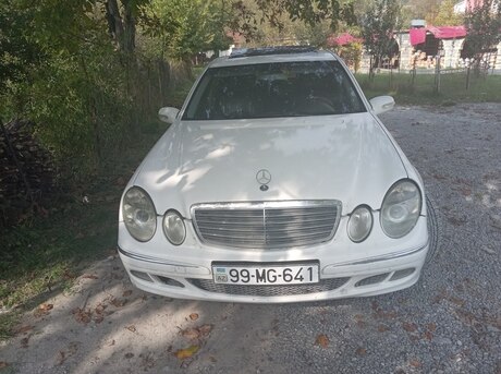 Mercedes E 220 2004