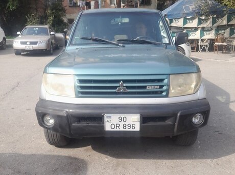 Mitsubishi Pajero io 1998