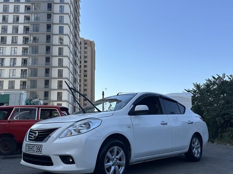 Nissan Sunny 2012