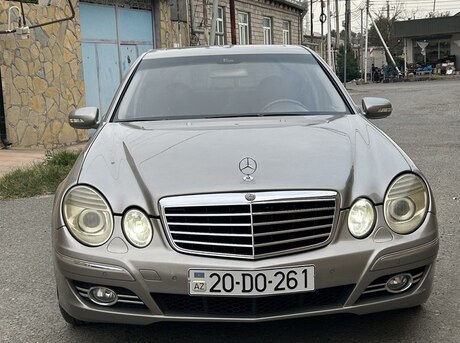 Mercedes E 240 2003