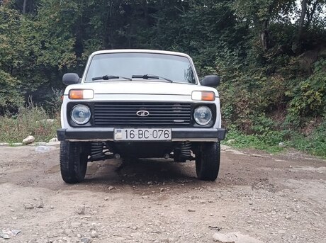 LADA (VAZ) Niva 2002