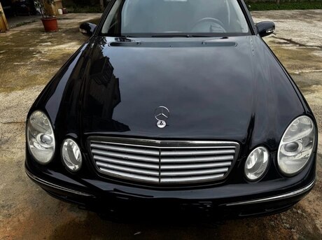Mercedes E 240 2004