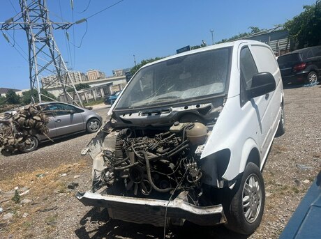 Mercedes Viano 2008