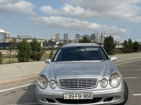 Mercedes E 220 2004
