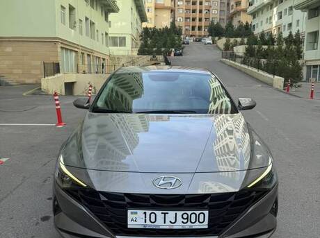 Hyundai Elantra 2022