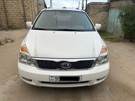 Kia Carnival 2011