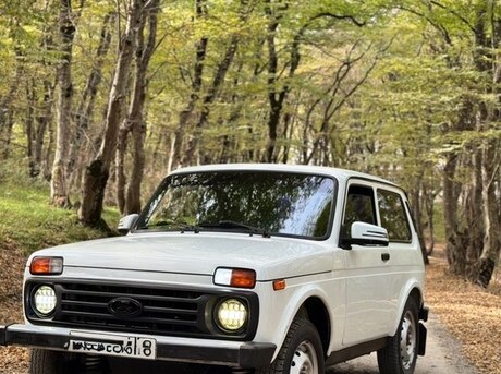 LADA (VAZ) Niva 2015