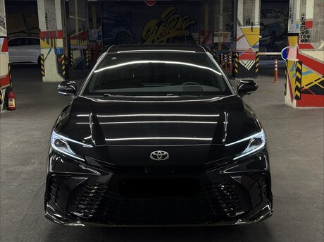 Toyota Camry 2025