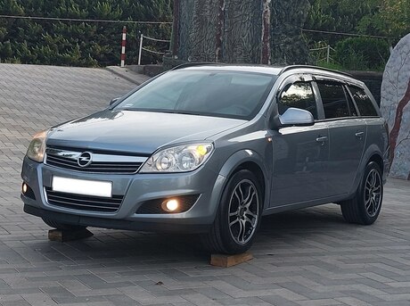 Opel Astra 2010