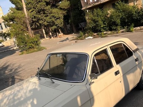 GAZ 24 1984