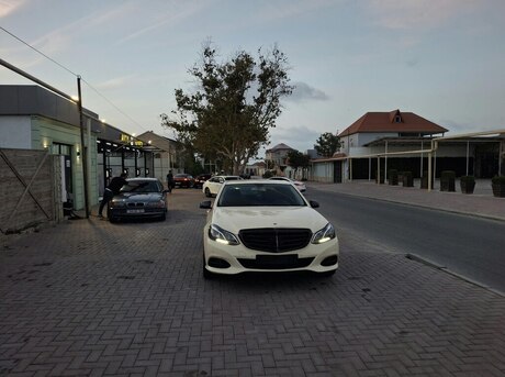 Mercedes E 220 2015