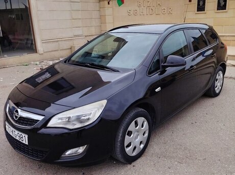Opel Astra 2011