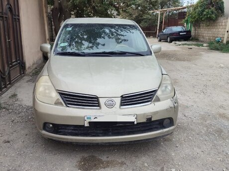 Nissan Tiida 2007