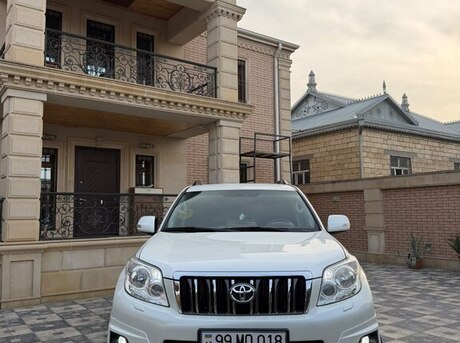 Toyota Land Cruiser Prado 2011