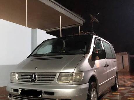 Mercedes  2001