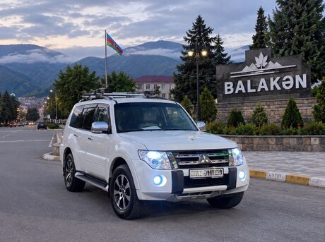 Mitsubishi Pajero 2009