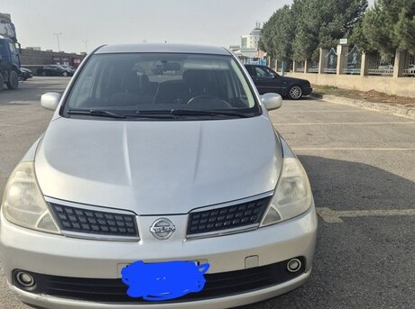 Nissan Tiida 2007