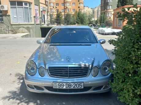 Mercedes E 220 2003