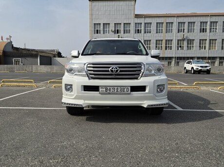 Toyota Land Cruiser 2012