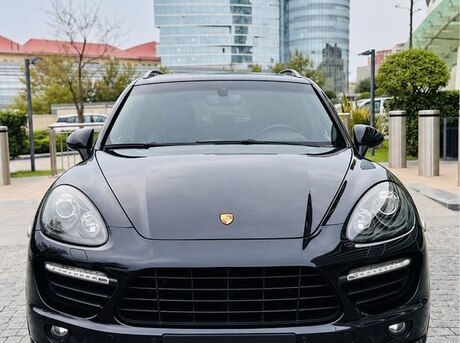 Porsche Cayenne GTS 2012