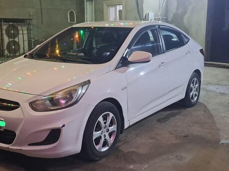 Hyundai Accent 2013