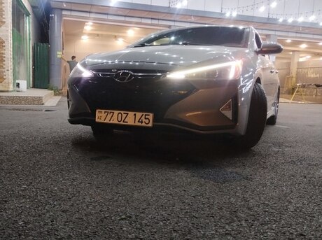 Hyundai Elantra 2019