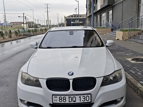 BMW 330 2011
