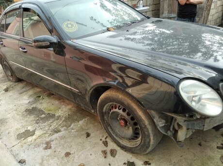 Mercedes E 270 2003