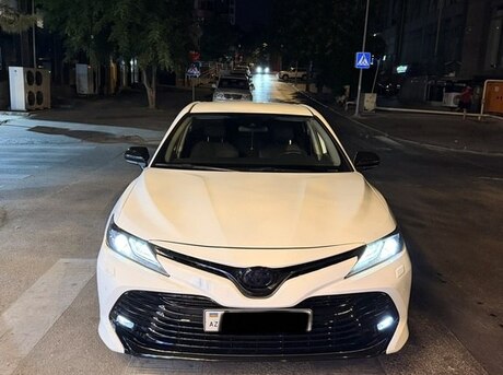 Toyota Camry 2019