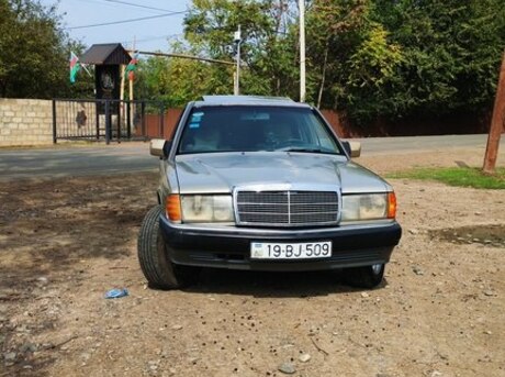 Mercedes 190 1990