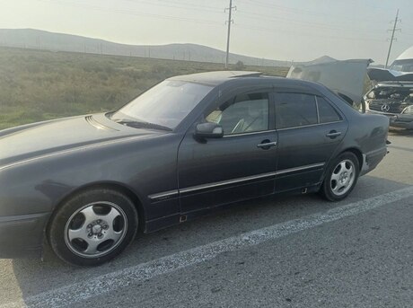 Mercedes E 270 1999