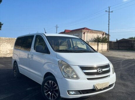 Hyundai H-1 2012