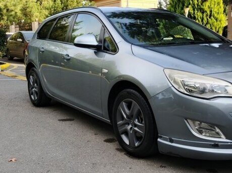 Opel Astra 2012