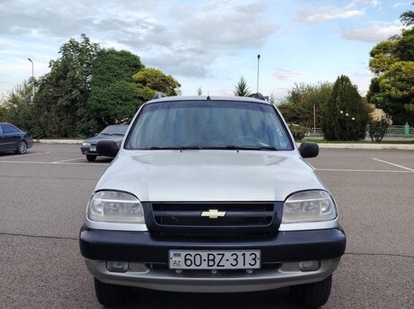 Chevrolet Niva 2004