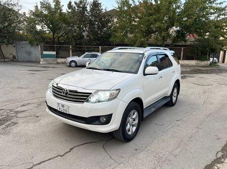 Toyota Fortuner 2013