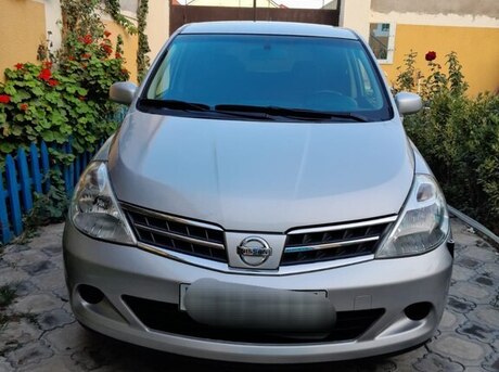Nissan Tiida 2012
