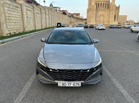 Hyundai Elantra 2022