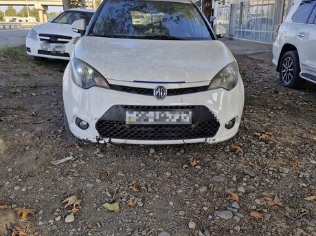 MG 3 2012