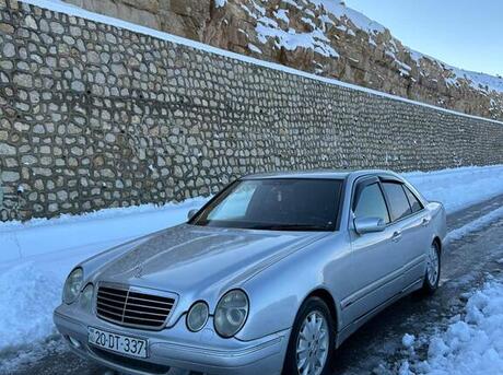 Mercedes E 220 2001
