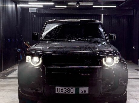 Land Rover Defender 2023