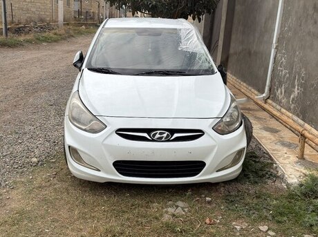 Hyundai Accent 2012