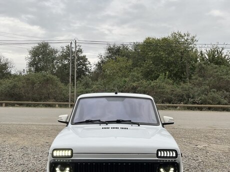 LADA (VAZ) Niva 2003