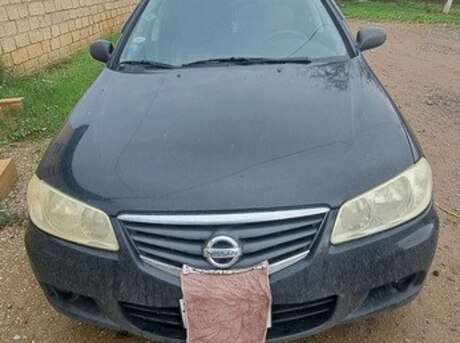 Nissan Sunny 2010