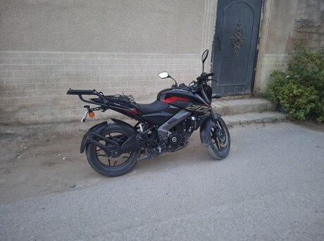 Bajaj Pulsar NS 200 2023