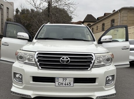 Toyota Land Cruiser 2011