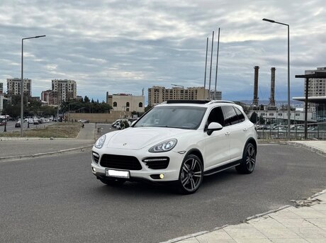 Porsche Cayenne Turbo 2011
