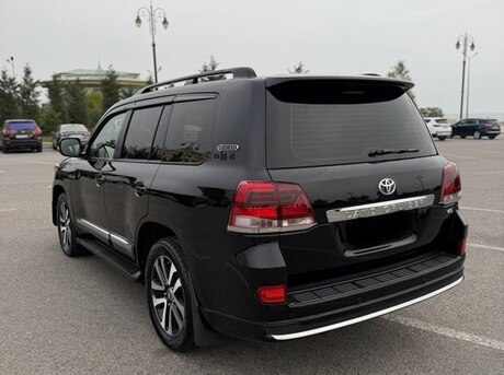 Toyota Land Cruiser 2013