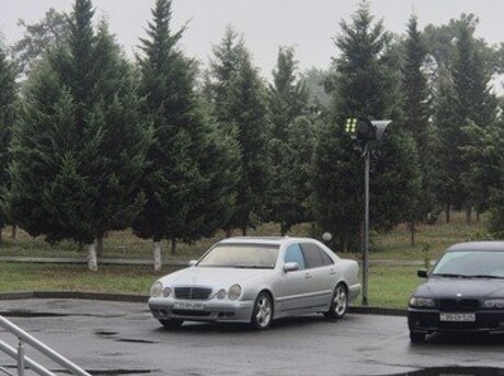 Mercedes E 270 2001
