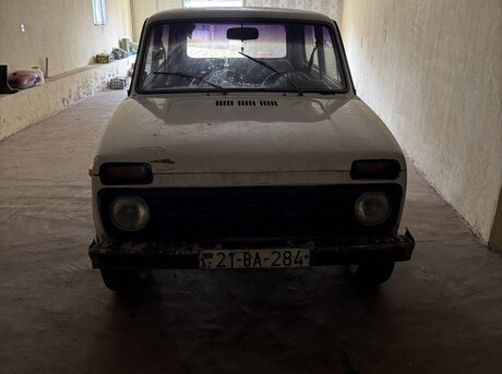 LADA (VAZ) Niva 1990