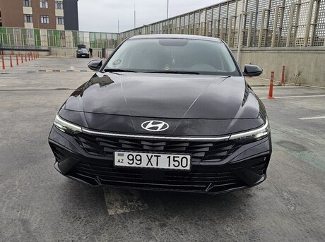 Hyundai Elantra 2024